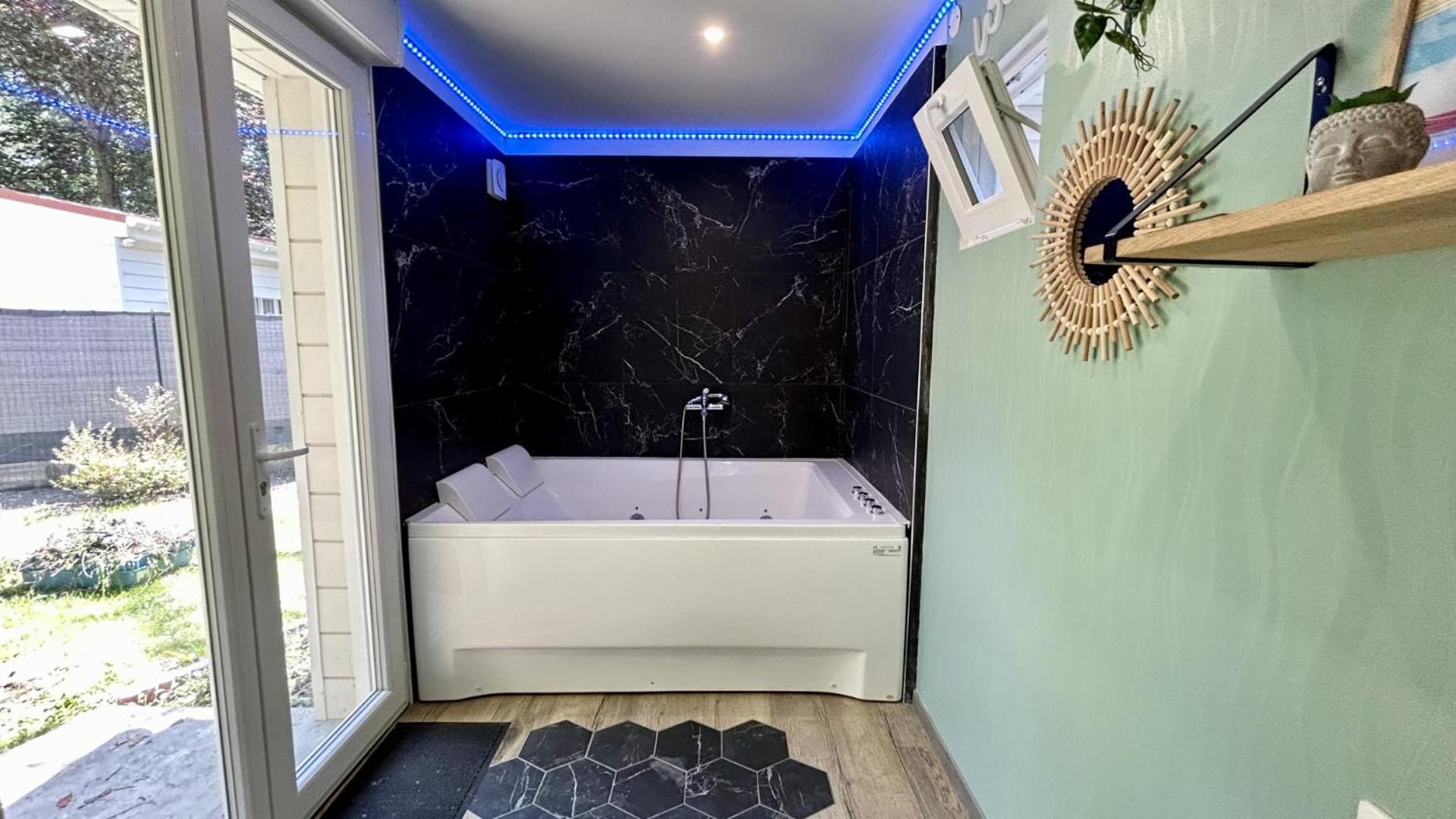 Terre & Mer'Veilles 2, Appartement Avec Spa Pour 2 Personnes Favieres  ภายนอก รูปภาพ